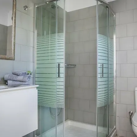 Julia's Luxury Suites, Cephallonia Near Argostoli Apartment *